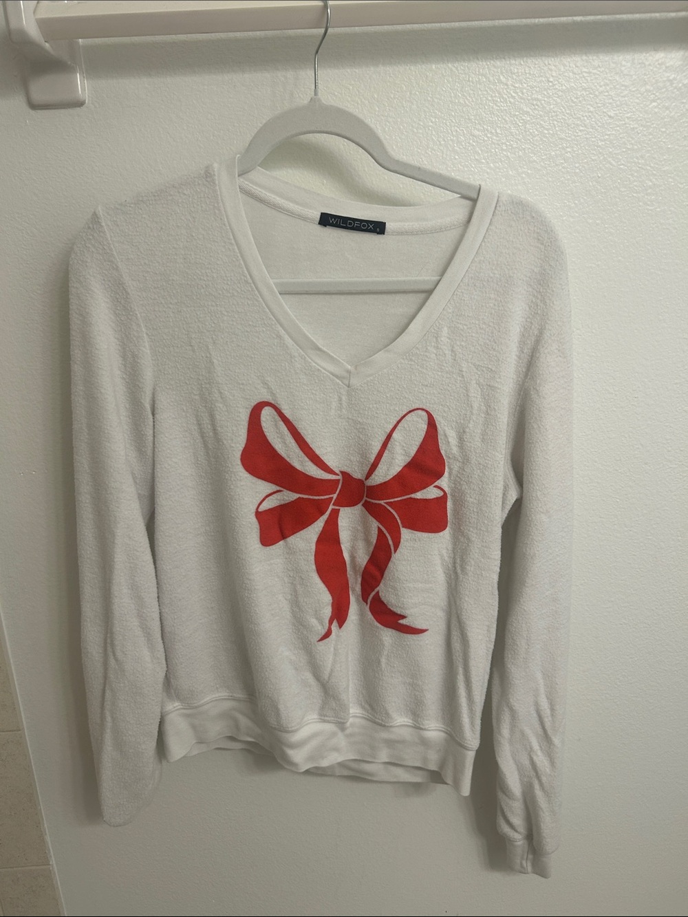Wildfox White Set: V-Neck Pullover with Red Bow Print and Red Sweats
